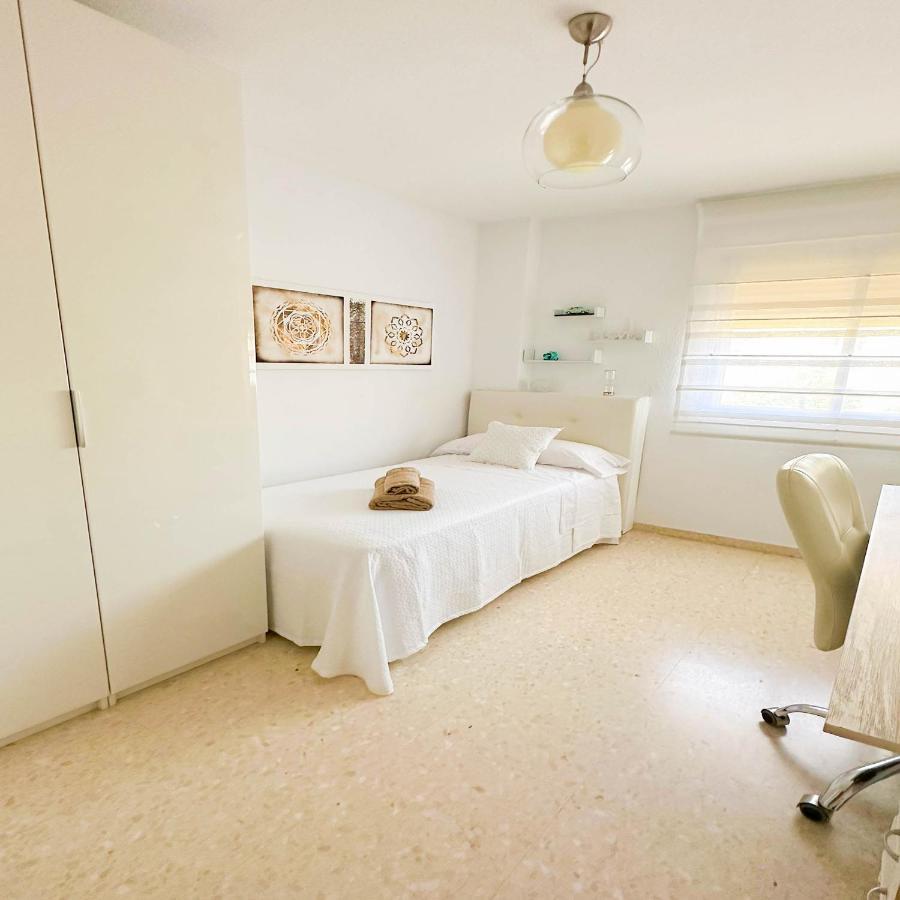 Apartament Catalina - Close To The Beach Estepona Bagian luar foto